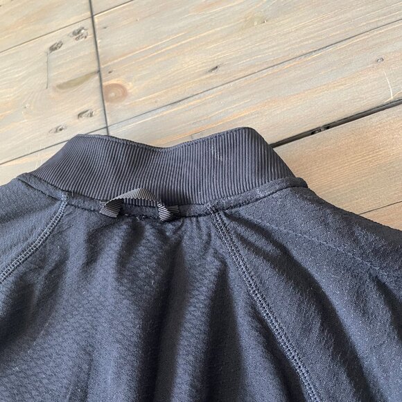 Reversible zip up athletic sweater by Ivivva size 12 -black and white - Picture 8 of 14